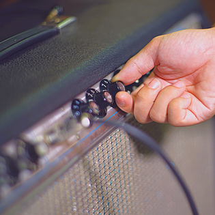  Guitar Amplifiers: Overview of Types of Guitar Amps